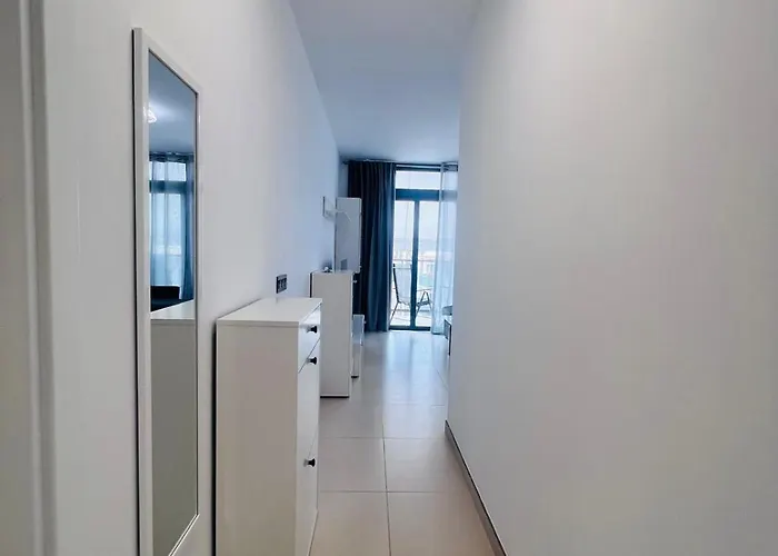 Vistas Korner Centr *