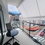 Vistas Korner Centr 公寓 *